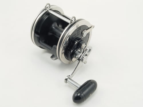 Penn 113H2SP Special Senator Star Drag Conventional Reel, RH, Black | 031324011342