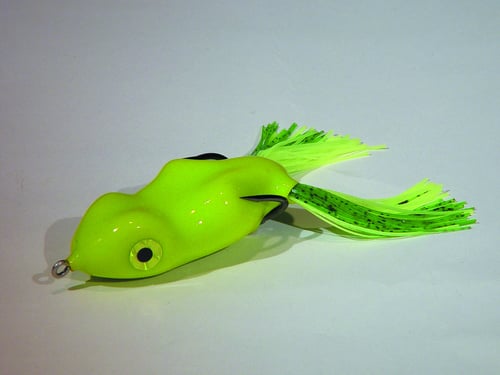 Scum Frog TSH-1204 Trophy Series Topwater Frog, 1/2 oz, Chartreuse