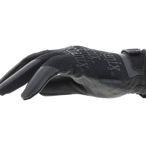 SPECIALTY 0.5MM GLOVE COVERT SMALLSpecialty 0.5mm Glove Covert - Small - Ergonomic design - High dexterity - Lightweight TrekDry - Low-profile Thermoplastic Rubber TPR closure provides a secure fit to the wrist - Anatomical stitch darts conform to the natural curvature of tfit to the wrist - Anatomical stitch darts conform to the natural curvature of the handhe hand